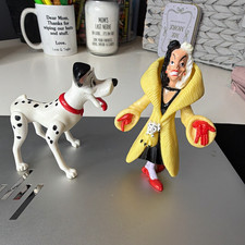 Disney 101 Dalmatians Cruella de Vil w/ Dalmatian Dog Figurine 4"