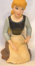 Cinderella Disney Figurine Wistful Dreamer Figure & Collector Society Pin WDCC